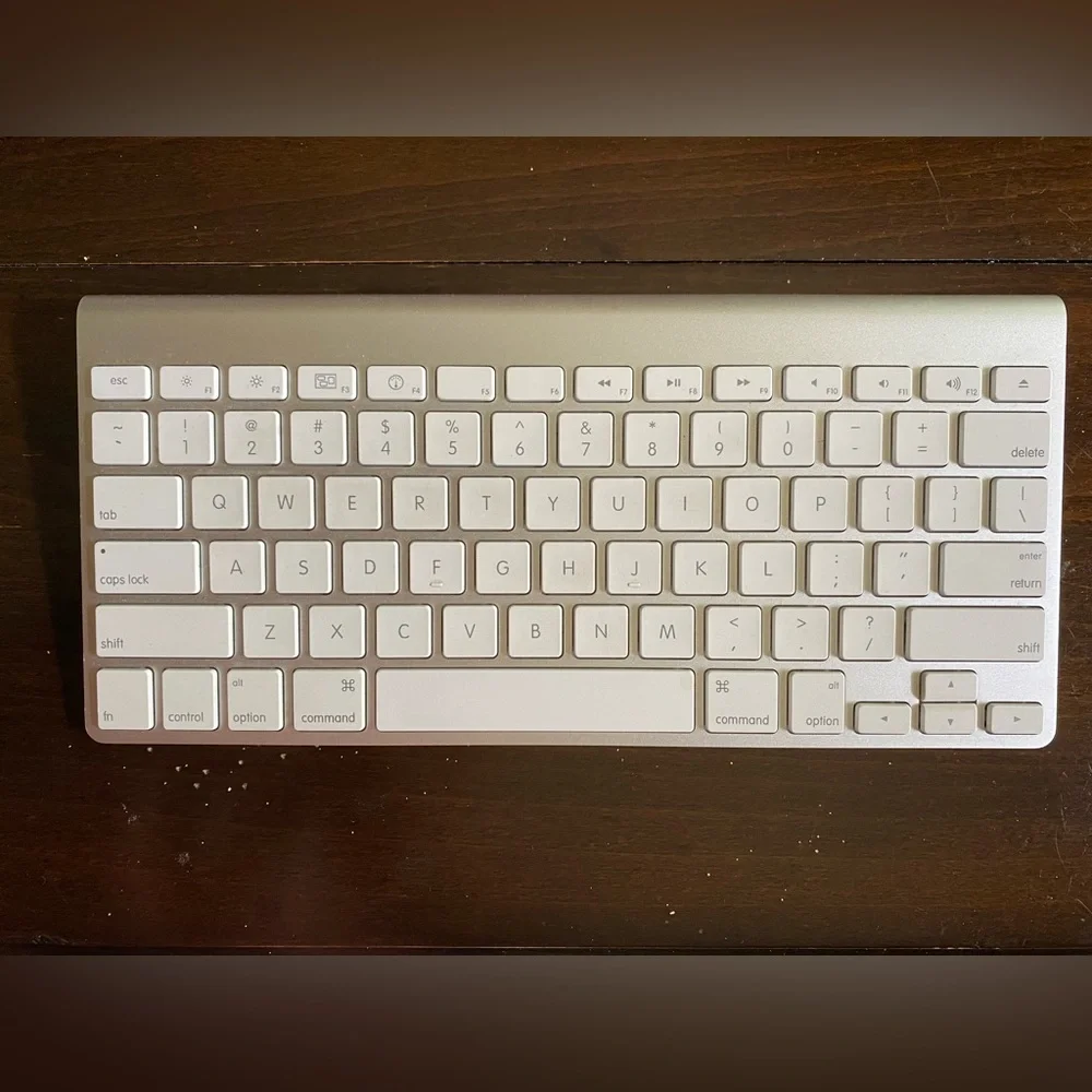 Apple wireless Bluetooth keyboard